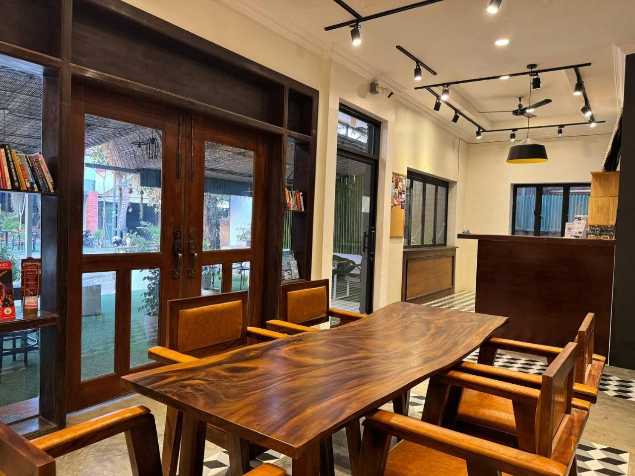 The Hive Hotel Siem Reap Exterior foto